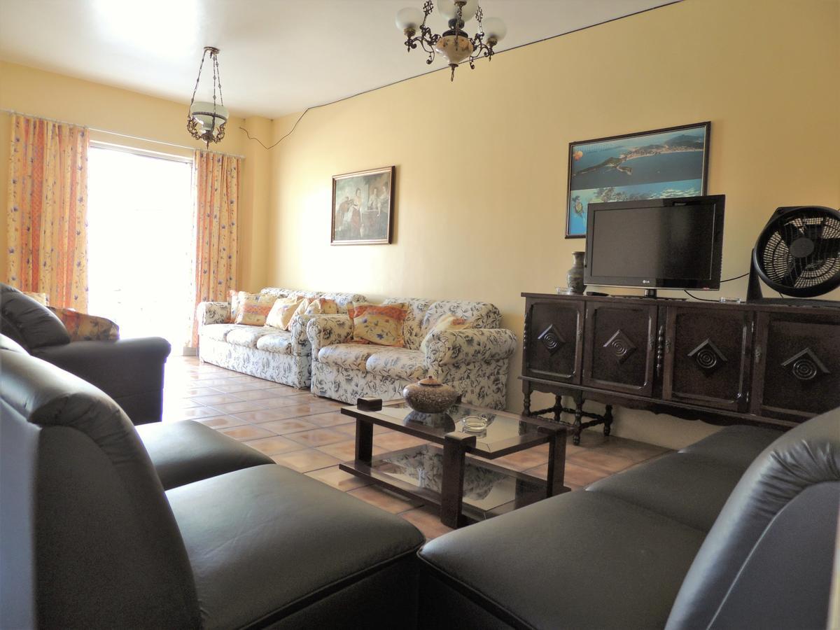 דירות בומבינאס Residencial Kelly Cristina מראה חיצוני תמונה